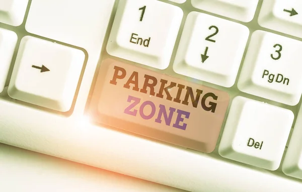Text rukopisu Parking Zone. Koncept znamená místo, kde může být zaparkovaný automobil. — Stock fotografie