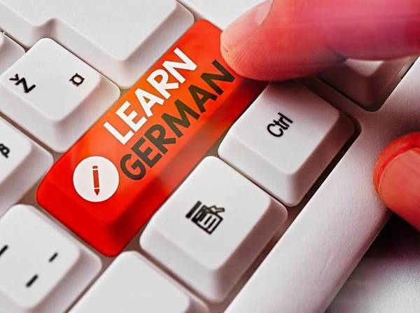 Χειρόγραφο κείμενο γραφής Μάθετε γερμανικά. Έννοια έννοια πάρει τη γνώση ή την ικανότητα στην ομιλία και τη γραφή της γερμανικής γλώσσας. — Φωτογραφία Αρχείου