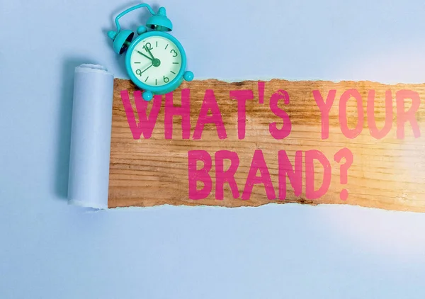 Scrittura concettuale a mano che mostra qual è la tua domanda sul marchio. Business photo showcase chiedendo sul logo del prodotto fa o che cosa si comunica . — Foto Stock