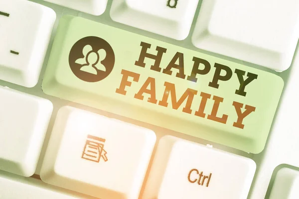 Conceptueel handschrift met Happy Family. Zakelijke foto presentatie van familieleden die samen te blijven besteden quality time. — Stockfoto