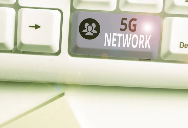 Znak tekstowy pokazujący sieć 5g. Zdjęcie koncepcyjne znacznie zwiększa szybkość i szybkość reakcji sieci bezprzewodowej. — Zdjęcie stockowe
