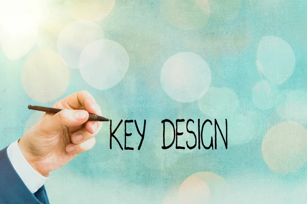 Koncepcionális kézírás a Key Design-ról. Üzleti fotó szöveg szükséges vagy nagyon fontos megvalósítása egy koncepció vagy ötlet. — Stock Fotó