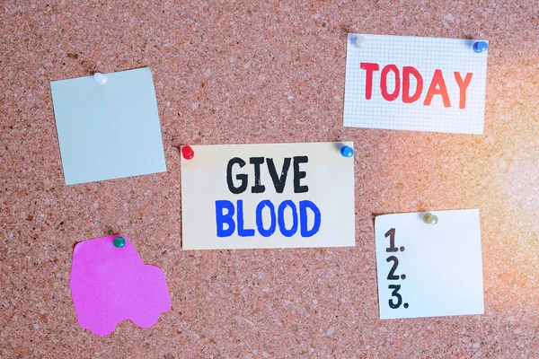 Escrita de mão conceitual mostrando Give Blood. Texto de foto de negócios demonstrando voluntariamente tem sangue extraído e usado para transfusões papelão tamanho papelão papelão papelão cartaz aviso bordo . — Fotografia de Stock