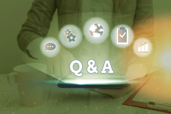 Írócetli Q and A-ról. Üzleti fotó bemutatása definíció szerint kérdések és válaszok. — Stock Fotó