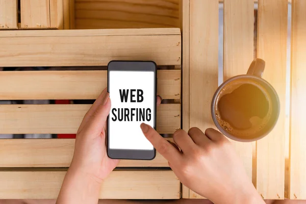 Manuscrito texto Web Surfing. Conceito que significa saltar ou navegar de página em página na página da internet . — Fotografia de Stock