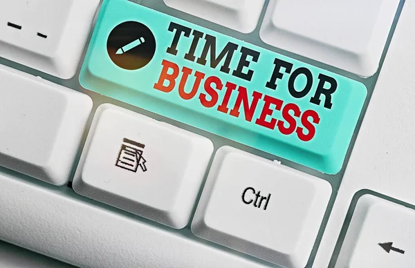 Escrevendo uma nota mostrando Time For Business. Foto de negócios mostrando cumprir transações dentro do período prometido ao cliente . — Fotografia de Stock