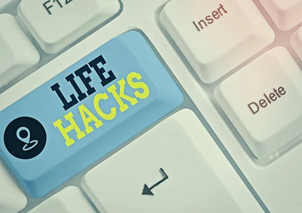 Scrittura concettuale a mano che mostra Life Hacks. Business photo showcase Tecnica strategica per gestire le attività quotidiane in modo più efficiente . — Foto Stock