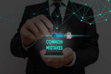 Sık Yapılan Hataları gösteren metin işareti. Genellikle hata ile birbirinin yerine kullanılan kavramsal fotoğraf eylemleri.