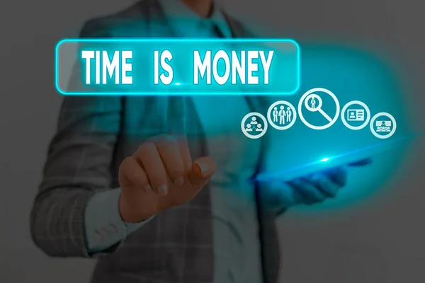 Conceptueel handschrift met Tijd Is Geld. Zakelijke foto tekst tijd is een waardevolle hulpbron Doe dingen zo snel mogelijk. — Stockfoto