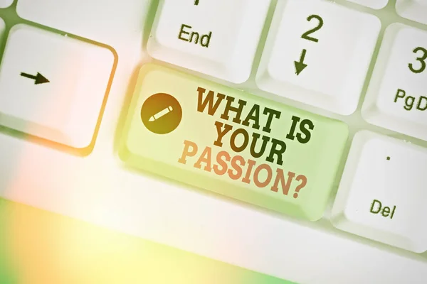 Texto a mano ¿Cuál es tu pregunta de pasión? Concepto que significa preguntar sobre su emoción fuerte y apenas controlable . — Foto de Stock