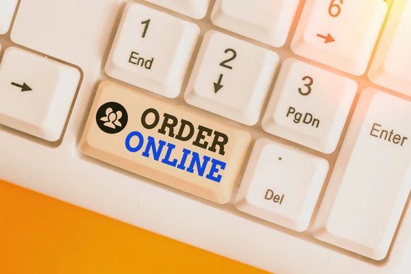 Nota de escritura mostrando Orden en línea. Foto comercial que muestra la actividad de compra de productos o servicios a través de Internet . —  Fotos de Stock