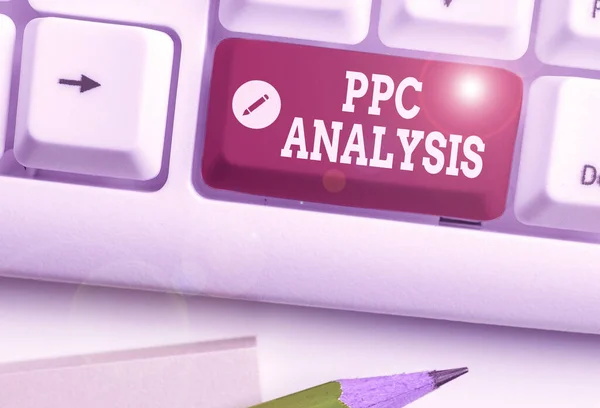 Sinal de texto mostrando análise Ppc. Foto conceitual modelo de publicidade na internet usado para direcionar o tráfego para sites . — Fotografia de Stock