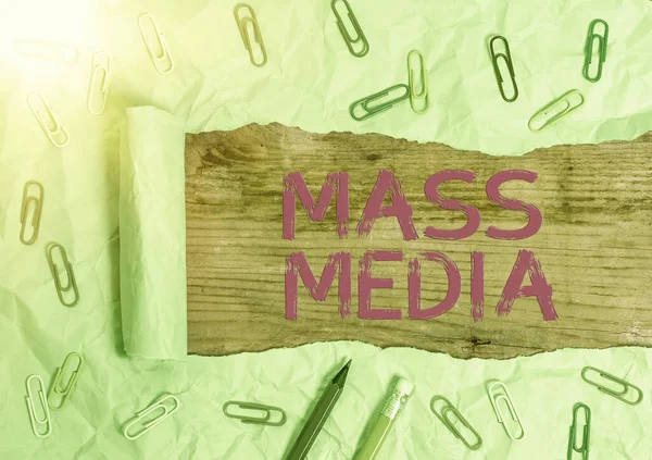 Handschrift tekst schrijven Mass Media. Concept betekent Groep die het publiek laat zien wat er gebeurt. — Stockfoto