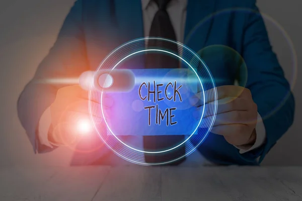 Schrijfbriefje met Check Time. Zakelijke foto presentatie voorbeeld van het controleren van de tijd die nodig is om een bepaalde afstand te dekken. — Stockfoto