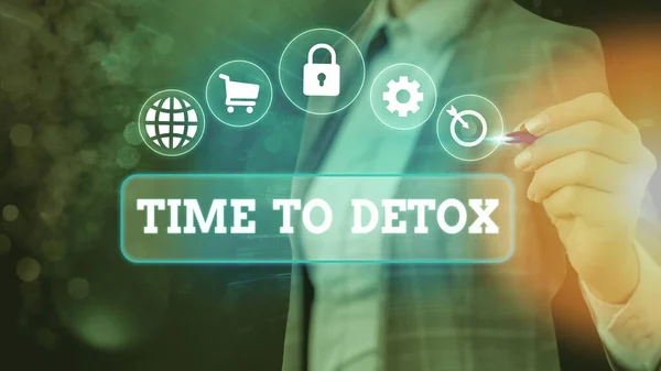 Woord schrijven tekst Tijd om te Detox. Zakelijk concept voor wanneer u uw lichaam zuivert van giftige stoffen of stopt met het gebruik van drugs. — Stockfoto