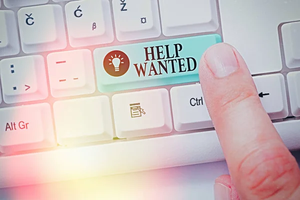 Znak tekstowy pokazujący Help Wanted. Zdjęcie koncepcyjne Ogłoszenie w gazecie, gdzie pracodawca szuka nowego pracownika. — Zdjęcie stockowe