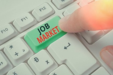 El yazısı metni Job Market. Kavram demek, ekonomi içinde iş arayan bireyler grubu demek..