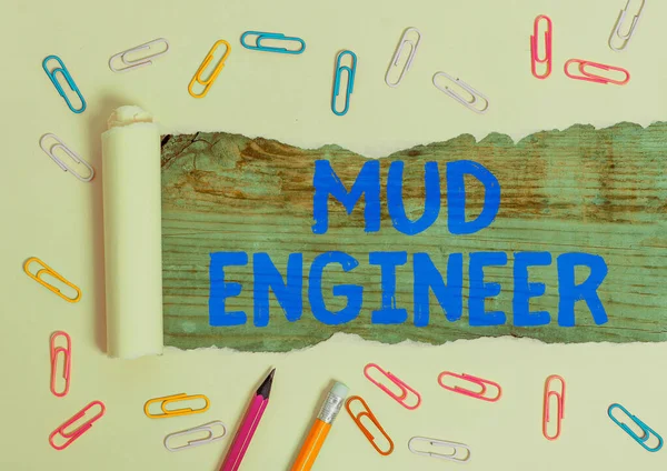 Написання тексту Mud Engineer. Концептуальне значення, що відповідає за виготовлення суміші рідин, що використовуються в процесі буріння . — стокове фото