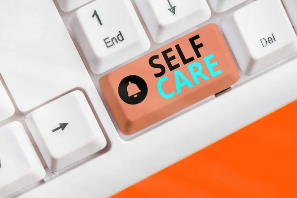 Texte d'écriture Word Self Care. Concept d'entreprise pour la pratique de prendre des mesures pour améliorer sa propre santé . — Photo