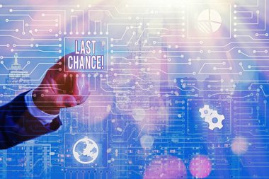 Son Şans'ı gösteren bir not yazmak. İstediğinbir şeyi elde etmek veya elde etmek için son fırsatı gösteren iş fotoğrafı.