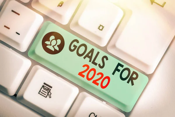 Escribir a mano los objetivos de escritura de texto para 2020. Concepto que significa objeto de demostración ambición o esfuerzo objetivo o resultado deseado . — Foto de Stock