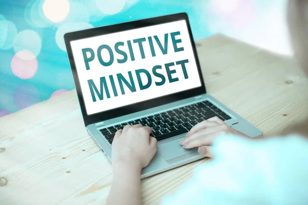 Texto de escrita de palavras Positive Mindset. Conceito de negócio para a atitude mental em que você espera resultados favoráveis . — Fotografia de Stock