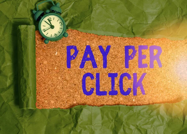 Signo de texto que muestra Pay Per Click. Conceptual foto marketing en Internet en el que el pago se basa en clickthrough . — Foto de Stock