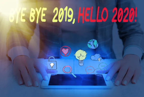 Концептуальний рукописний текст, що показує Bye Bye 2020 Hello 2020, фото бізнес: Прощавай з минулим роком і вітання ще одного.. — стокове фото