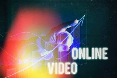 Online Kelime Yazma Videosu. İnternet üzerinden video aktarımıyla ilgili iş konsepti.