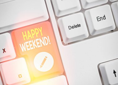 Mutlu Hafta sonu'nı gösteren metin işareti. Kavramsal fotoğraf güzel bir şey oldu ya da hayattan memnun hissediyorum.