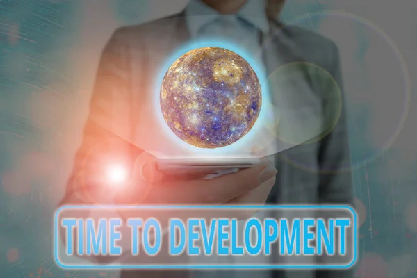 A fejlődési időt bemutató feljegyzés. Üzleti fotó, amely bemutatja azt az időtartamot, amely alatt a vállalat növekszik vagy fejleszti a NASA által biztosított kép elemeit. — Stock Fotó