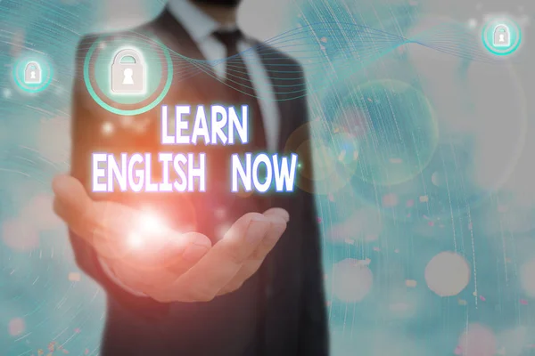 Schrijf notitie met leer Engels nu. Zakelijke fotopresentatie gain of verwerven van kennis en vaardigheid van de Engelse taal. — Stockfoto