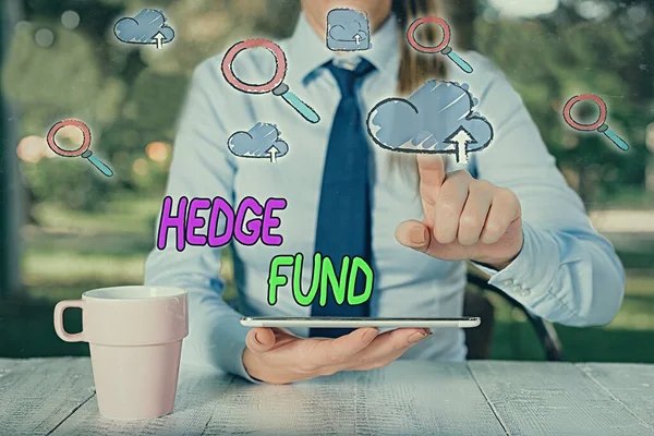 Conceptuele handschrift waaruit blijkt Hedge Fund. Zakelijke foto presentatie in principe een mooie naam voor een alternatieve investering partnerschap. — Stockfoto