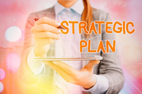 Textskylt som visar strategisk plan. Konceptfoto en systematisk process för att föreställa sig en önskad framtid. — Stockfoto