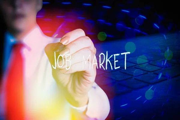 ジョブマーケットを示すメモを書く。経済の中で就職活動をしている個人のグループを紹介するビジネス写真. — ストック写真