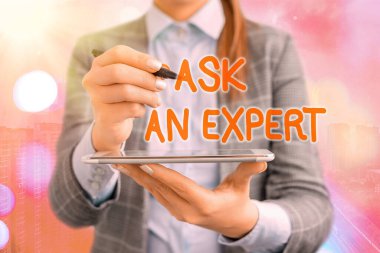 Bir Uzmana Sor yazısını gösteriyor. Kavramsal fotoğraf danışmanı. Bir konuda yetenekli ya da bilgili birine..