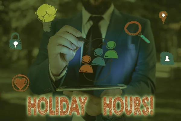 Escribiendo una nota que muestra el horario de vacaciones. Foto de negocios mostrando empleado recibe el doble de su salario normal para todas las horas . — Foto de Stock