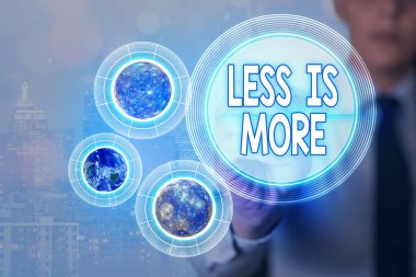 Sözcük yazma metni az, çok. Minimalist bir yaklaşımı ifade etmek için kullanılan iş konsepti daha etkilidir. Bu görüntünün elementleri NASA tarafından desteklenmektedir.