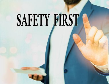 Word yazma metin Güvenlik İlk. İş kavramı için kullanılan en önemli şey güvenli olmak olduğunu söylemek için.