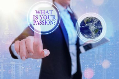 Tutkunuz Sorusu 'nu gösteren bir not yazıyorum. İş fotoğrafı sergisi, NASA tarafından desteklenen bu görüntünün güçlü ve zar zor kontrol edilebilir duygularını soruyor..