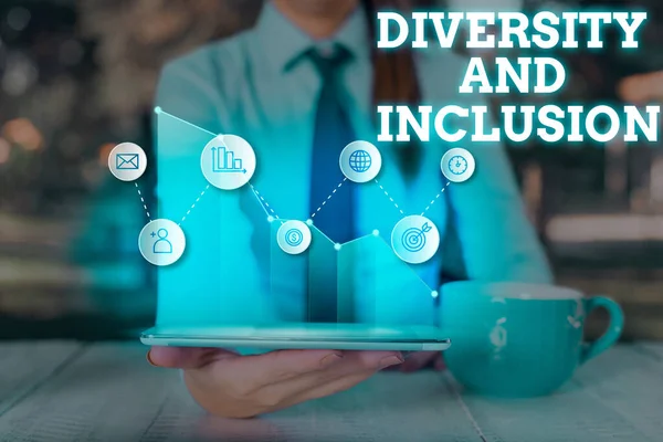 Conceptueel handschrift met Diversiteit en Inclusie. Zakelijke foto tekstbereik menselijk verschil omvat ras etniciteit geslacht. — Stockfoto