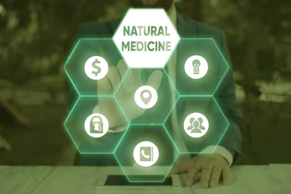 Schrijfbriefje met Natuurlijke Geneeskunde. Zakelijke foto presentatie van een van de verschillende systemen van genezing of behandeling van ziekten. — Stockfoto