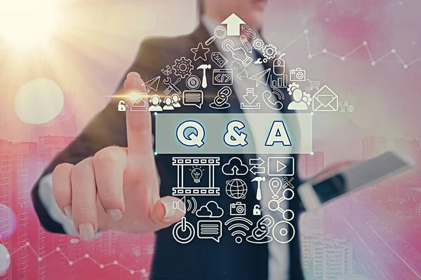 Konceptuell handstil som visar Q And A. Business foto text en tidsperiod eller ett tillfälle när någon svarar på frågor. — Stockfoto