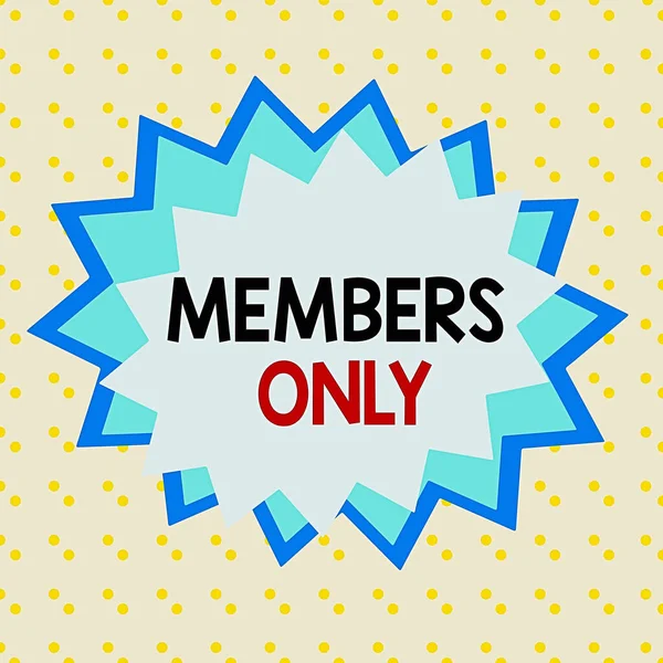 Sadece Üyeler 'i gösteren bir not yazıyorum. Bir bireye ait iş fotoğrafı gösterimi Limited bir grup veya bir organizasyona Asimetrik düzensiz şekilli çok renkli nesne tasarımı.