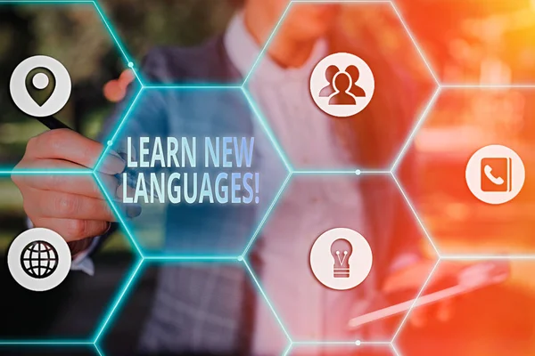 Schrijfnotitie met leren van nieuwe talen. Zakelijke foto presentatie ontwikkelen vermogen om te communiceren in vreemde taal. — Stockfoto