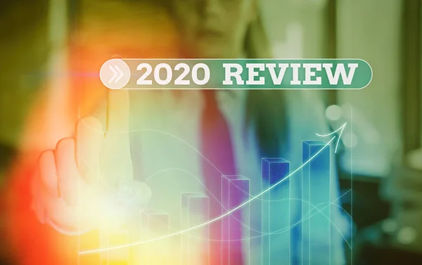 Metin işareti 2020 Review 'i gösteriyor. 2020 yılı turizm ve hizmetlerinde yeni eğilimler ve beklentiler. — Stok fotoğraf