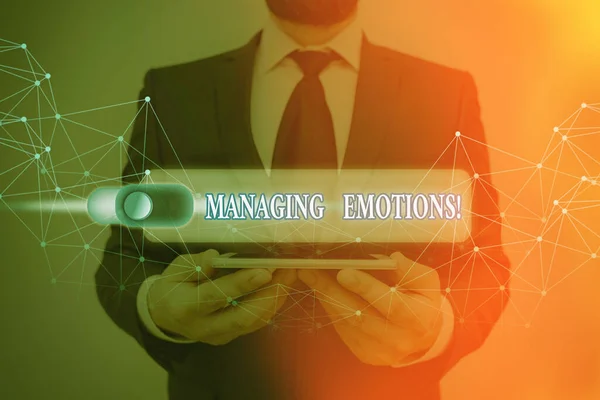 感情の管理を示す概念的な手書き。ビジネス写真は、感情に開放され、自分自身でそれらを調節する能力を示しています. — ストック写真