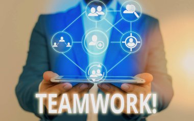 Teamwork'i gösteren metin işareti. Kavramsal fotoğraf, özellikle etkili ve verimli olduğunda grubun karma eylem.