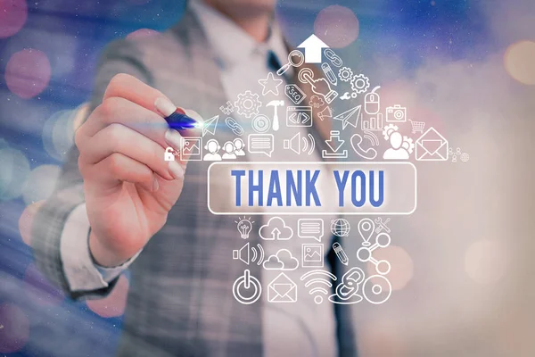 Escritura a mano conceptual mostrando Gracias. Foto de negocios que muestra una expresión educada utilizada al reconocer un regalo o servicio . — Foto de Stock