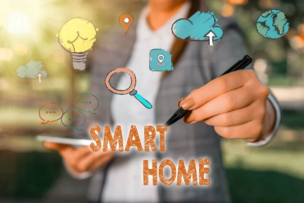 Szövegírás sms Smart Home. Üzleti koncepció az automatizálási rendszer vezérlő világítás klíma szórakoztató rendszerek. — Stock Fotó
